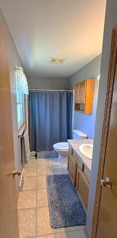1661 Falcon DRIVE, Hartford, WI 53027