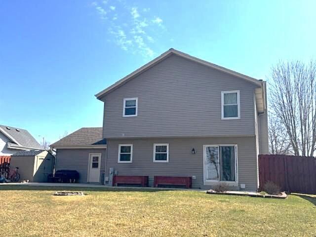 1661 Falcon DRIVE, Hartford, WI 53027