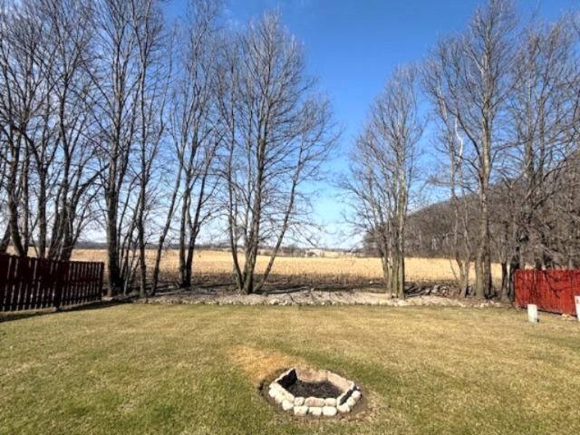 1661 Falcon DRIVE, Hartford, WI 53027