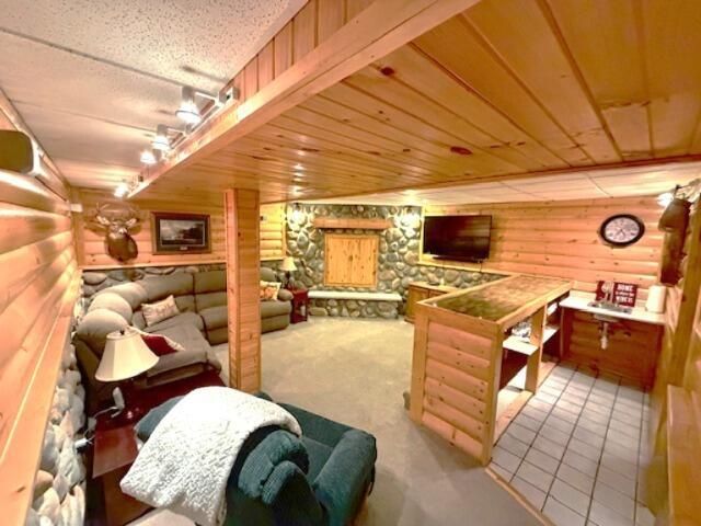 1661 Falcon DRIVE, Hartford, WI 53027