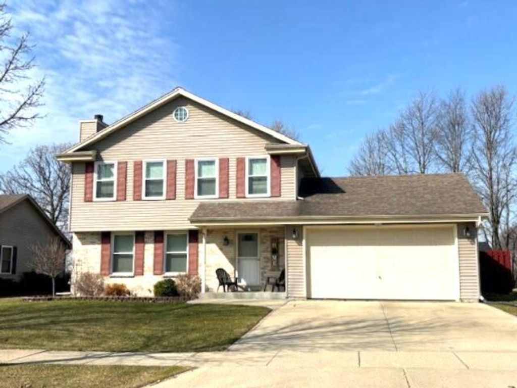 1661 Falcon DRIVE, Hartford, WI 53027