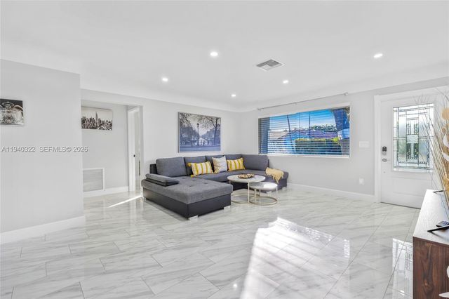 6600 NE 20th Way, Fort Lauderdale, FL 33308