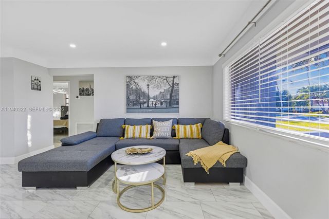 6600 NE 20th Way, Fort Lauderdale, FL 33308