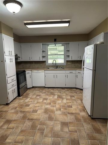 1208 S Murray Avenue, Sedalia, MO 65301