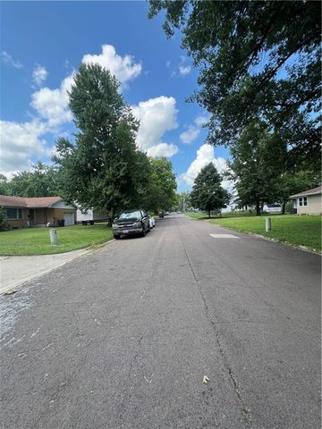 1208 S Murray Avenue, Sedalia, MO 65301