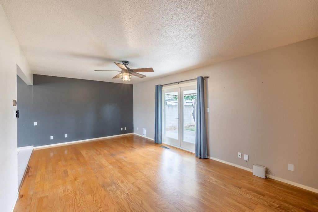 Image 12 of property listing at 61 W Rall, Clovis, CA 93612