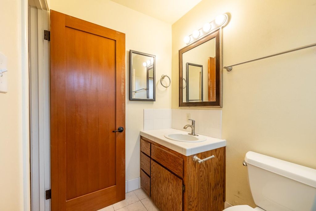 Image 16 of property listing at 61 W Rall, Clovis, CA 93612