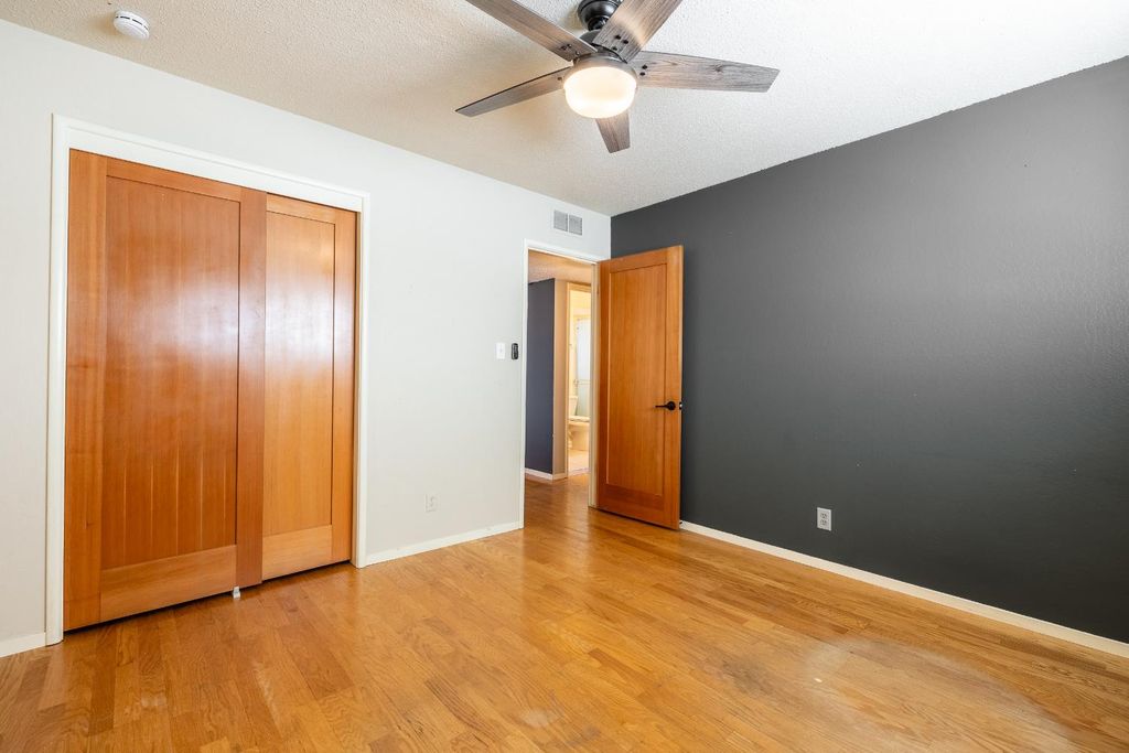 Image 18 of property listing at 61 W Rall, Clovis, CA 93612