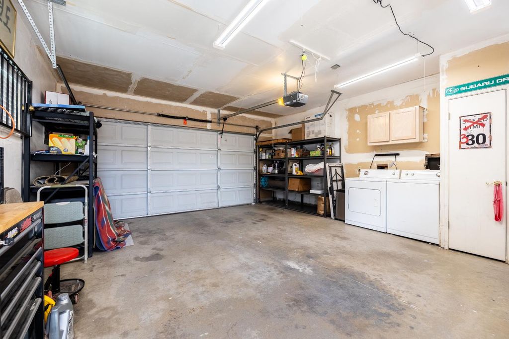 Image 19 of property listing at 61 W Rall, Clovis, CA 93612