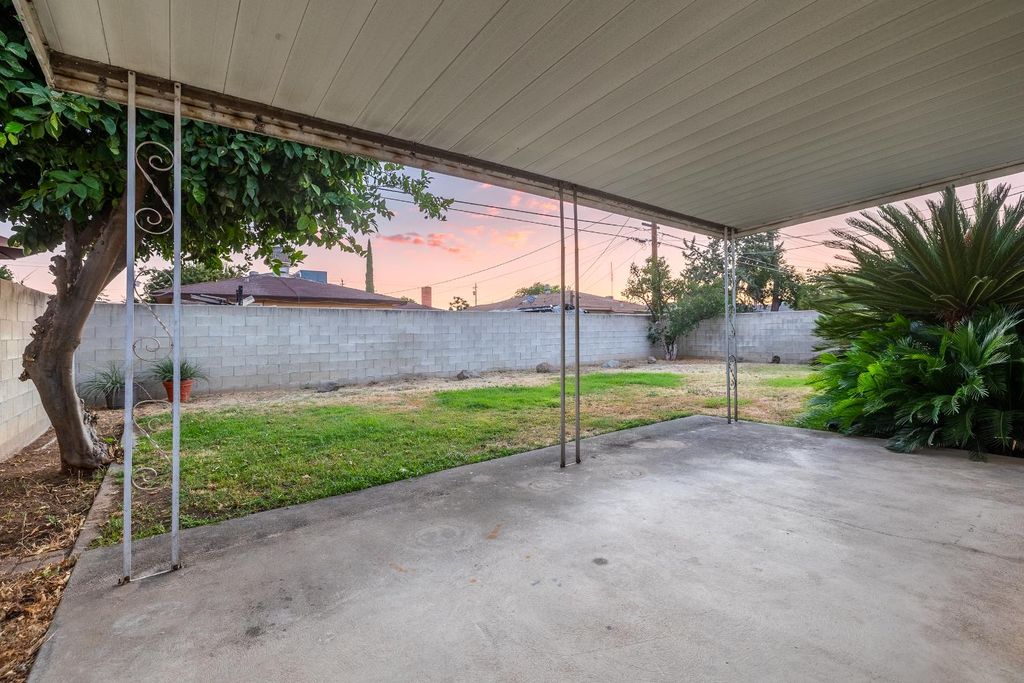 Image 23 of property listing at 61 W Rall, Clovis, CA 93612