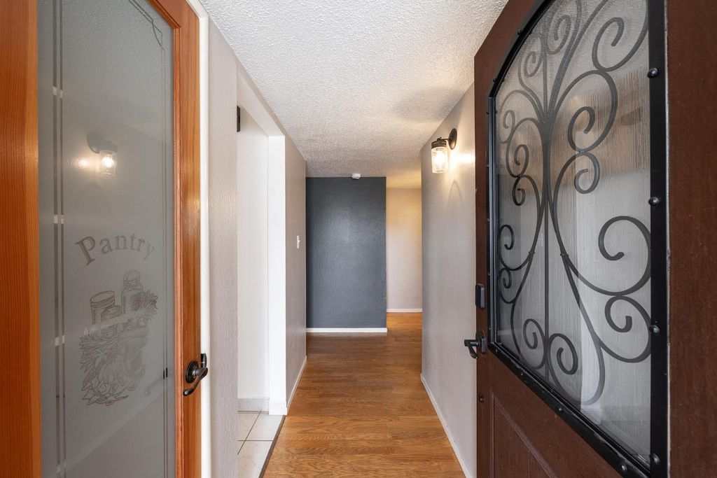 Image 3 of property listing at 61 W Rall, Clovis, CA 93612