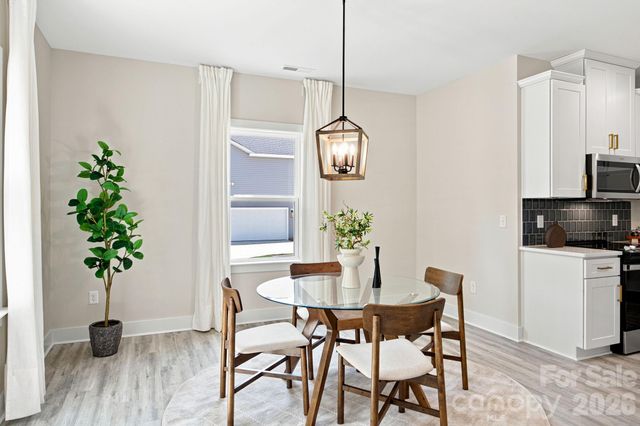 402 North Street, Dallas, NC 28034