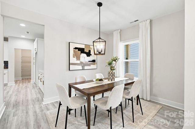 402 North Street, Dallas, NC 28034