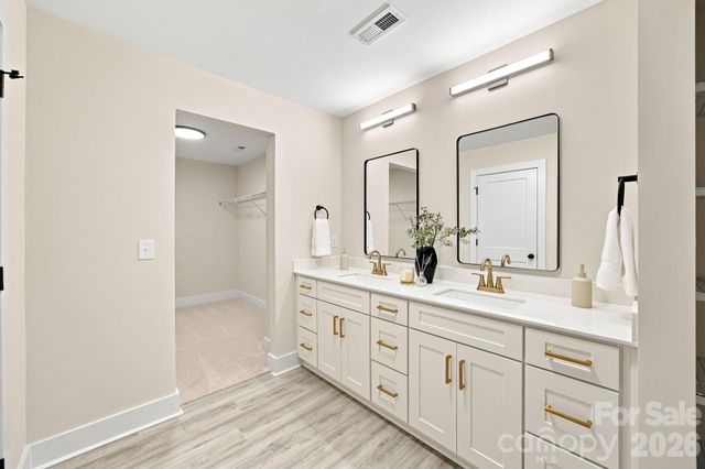 402 North Street, Dallas, NC 28034