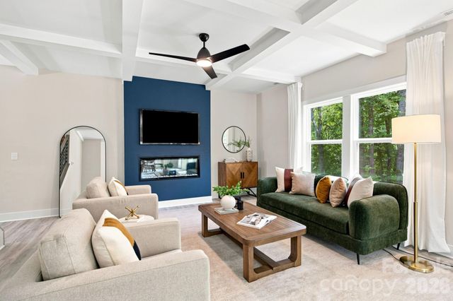 402 North Street, Dallas, NC 28034