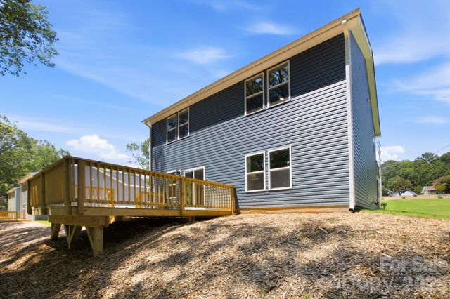 402 North Street, Dallas, NC 28034