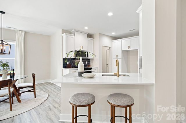 402 North Street, Dallas, NC 28034