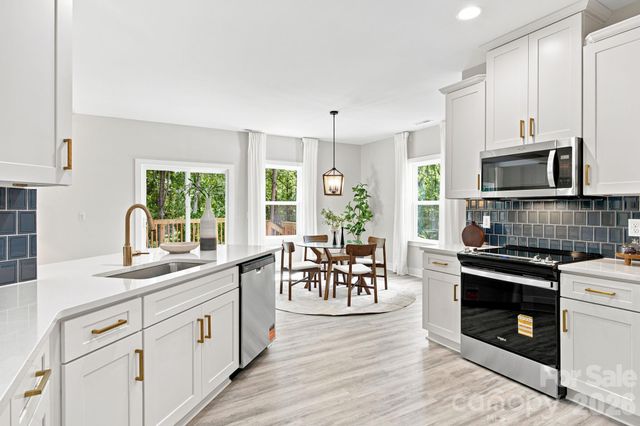 402 North Street, Dallas, NC 28034