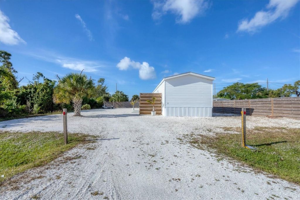 Image 2 of property listing at 3230 SMITH STREET, Englewood, FL 34224