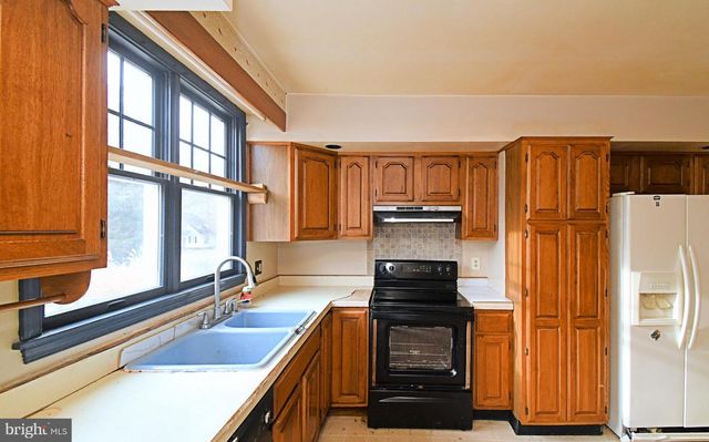 4 STATE ST, Lansdale, PA 19446