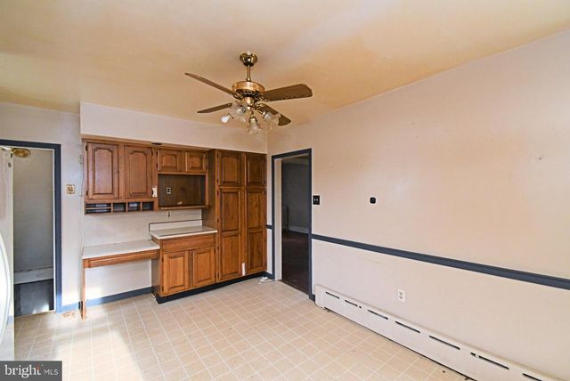 4 STATE ST, Lansdale, PA 19446