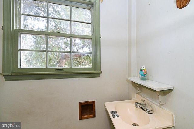 4 STATE ST, Lansdale, PA 19446