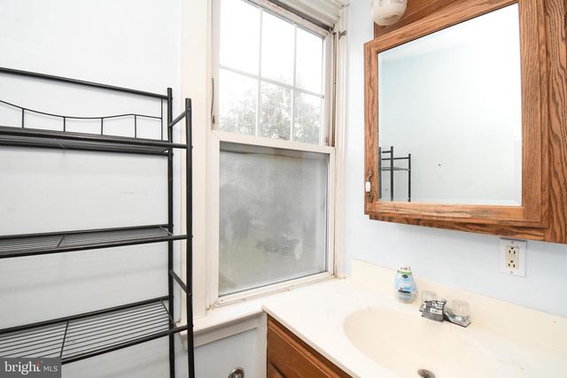 4 STATE ST, Lansdale, PA 19446