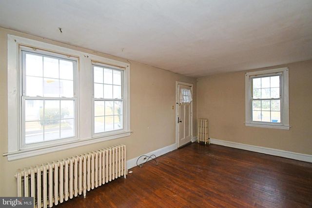 4 STATE ST, Lansdale, PA 19446