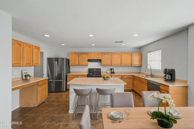 3131 W APOLLO Road, Phoenix, AZ 85041