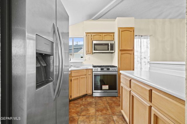 7304 DESIERTO AZUL Drive, El Paso, TX 79912