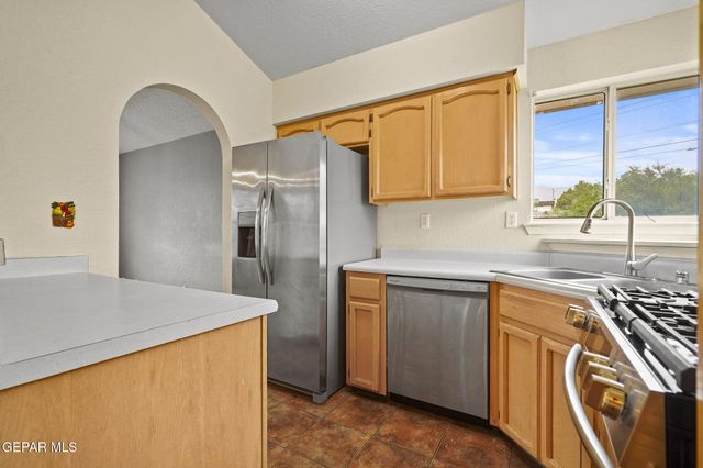 7304 DESIERTO AZUL Drive, El Paso, TX 79912