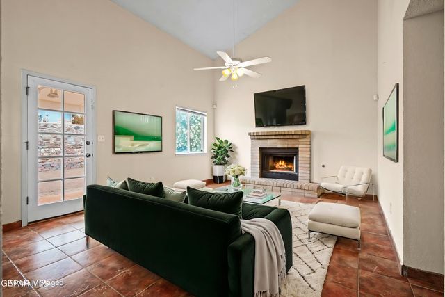 7304 DESIERTO AZUL Drive, El Paso, TX 79912