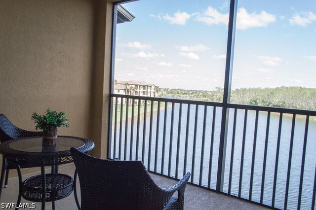 9566 Trevi CT 4943, Naples, FL 34113