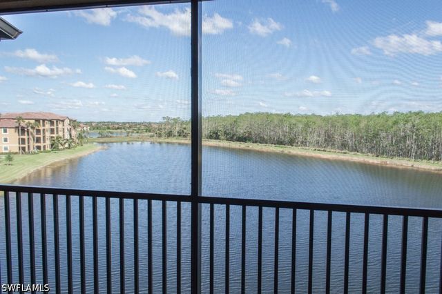 9566 Trevi CT 4943, Naples, FL 34113