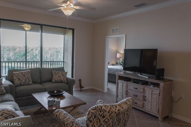 9566 Trevi CT 4943, Naples, FL 34113