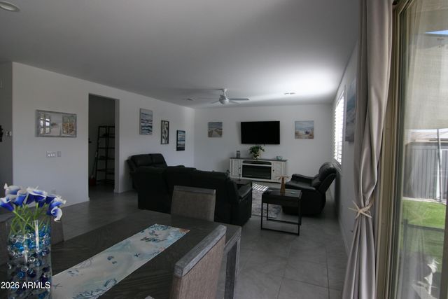 18487 W Ipswitch Way, Surprise, AZ 85374