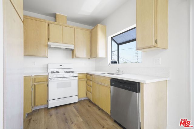 22705 Del Valle Street, Woodland Hills, CA 91364
