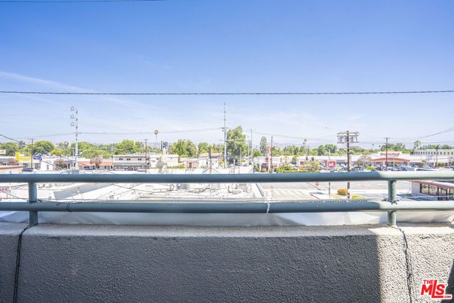 22705 Del Valle Street, Woodland Hills, CA 91364