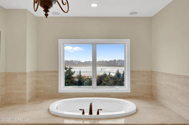 1828 Cable Drive, Toms River, NJ 08753