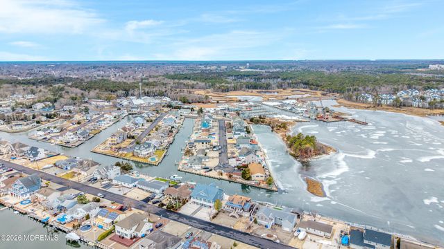 1828 Cable Drive, Toms River, NJ 08753