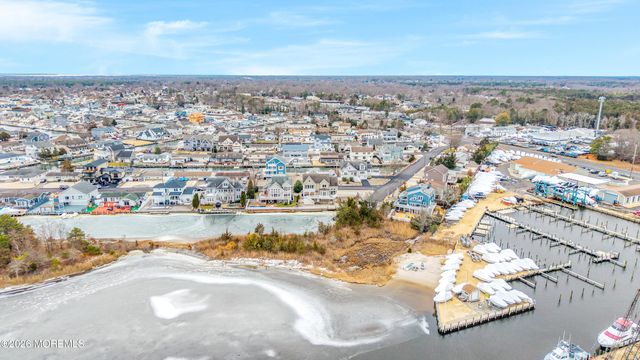 1828 Cable Drive, Toms River, NJ 08753