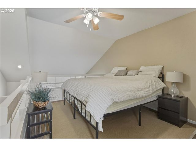 103 N HAYDEN BAY Dr 103, Portland, OR 97217