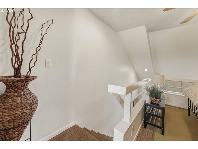 103 N HAYDEN BAY Dr 103, Portland, OR 97217