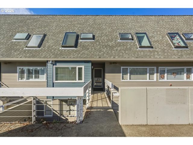 103 N HAYDEN BAY Dr 103, Portland, OR 97217