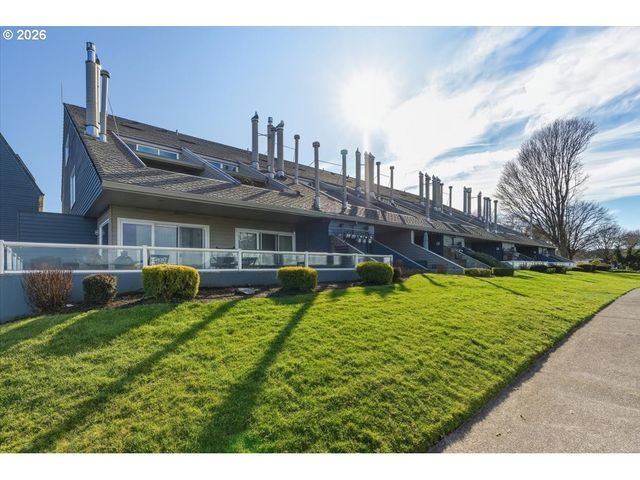 103 N HAYDEN BAY Dr 103, Portland, OR 97217