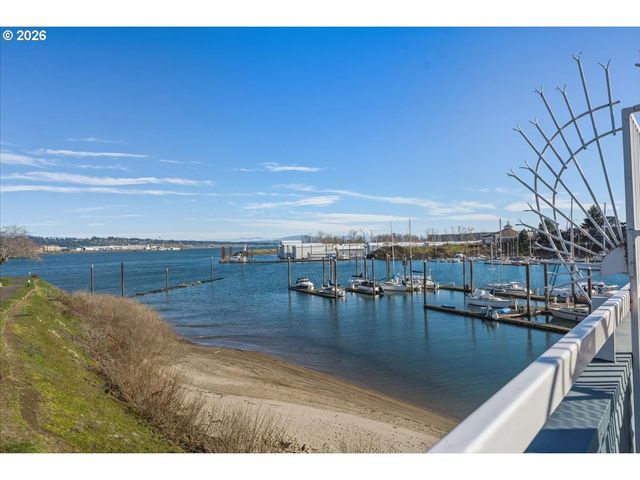 103 N HAYDEN BAY Dr 103, Portland, OR 97217