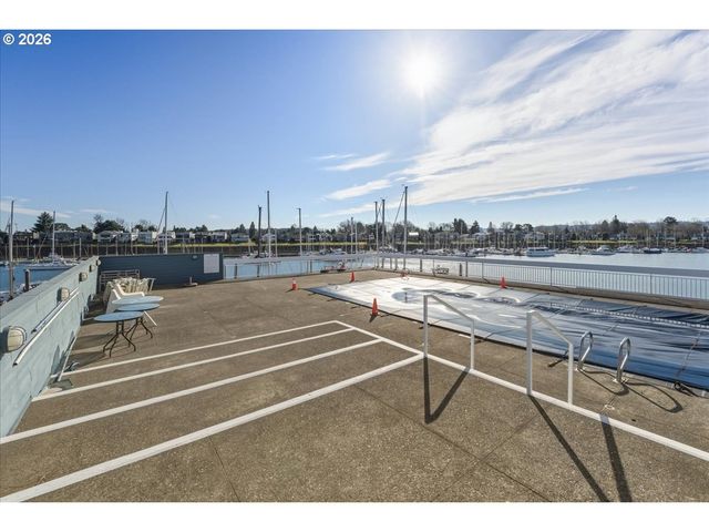 103 N HAYDEN BAY Dr 103, Portland, OR 97217