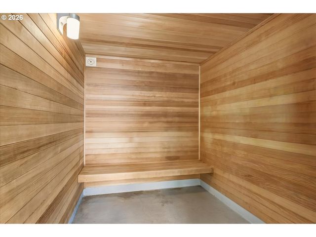 103 N HAYDEN BAY Dr 103, Portland, OR 97217