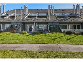 103 N HAYDEN BAY Dr 103, Portland, OR 97217