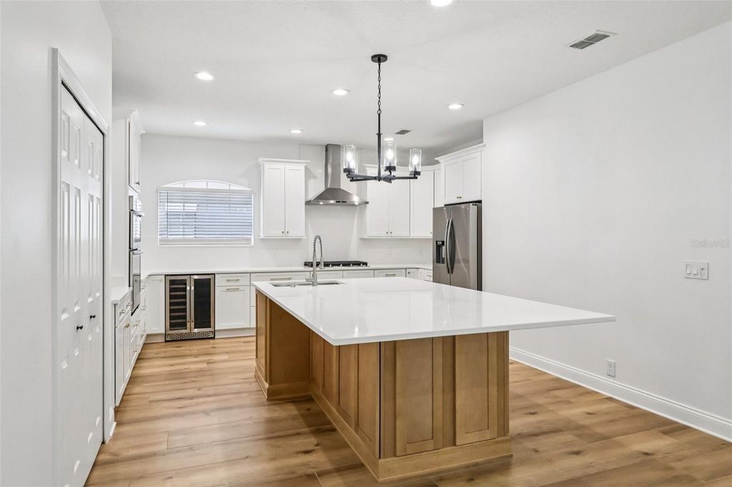 Image 13 of property listing at 11455 CLAYMONT CIR, Windermere, FL 34786